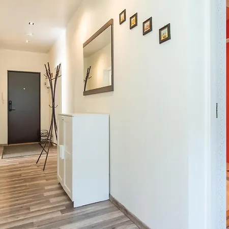Vallikaeaeru Apartment