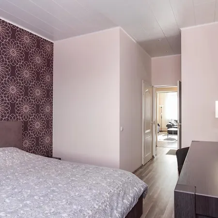 Vallikaeaeru Apartment *